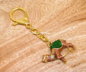 Cash Flow Camels Amulet Keychain - Green